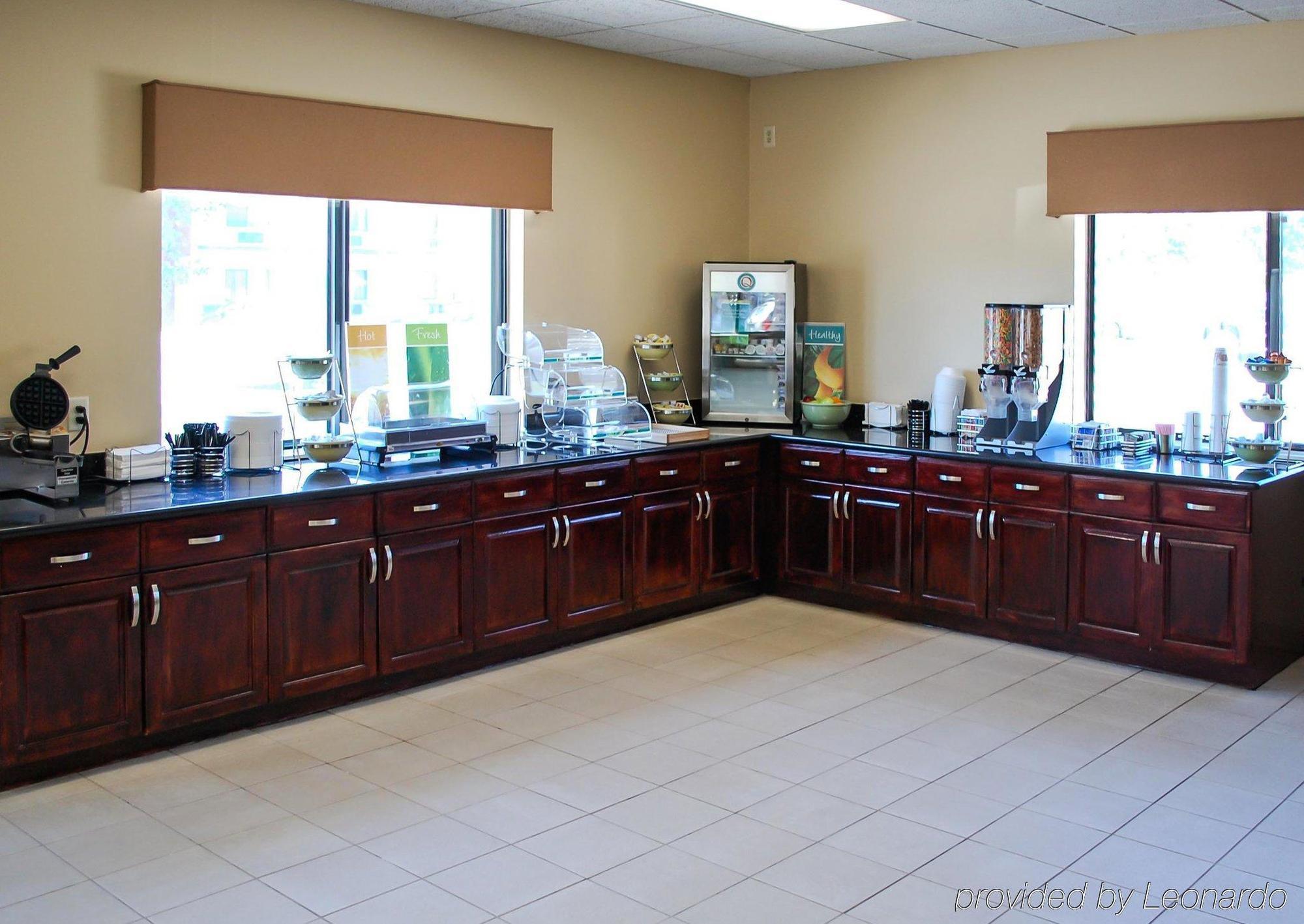 Comfort Suites Fargo Medical Center Екстер'єр фото