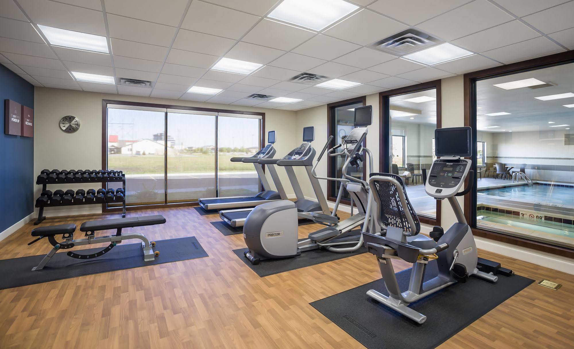 Comfort Suites Fargo Medical Center Екстер'єр фото